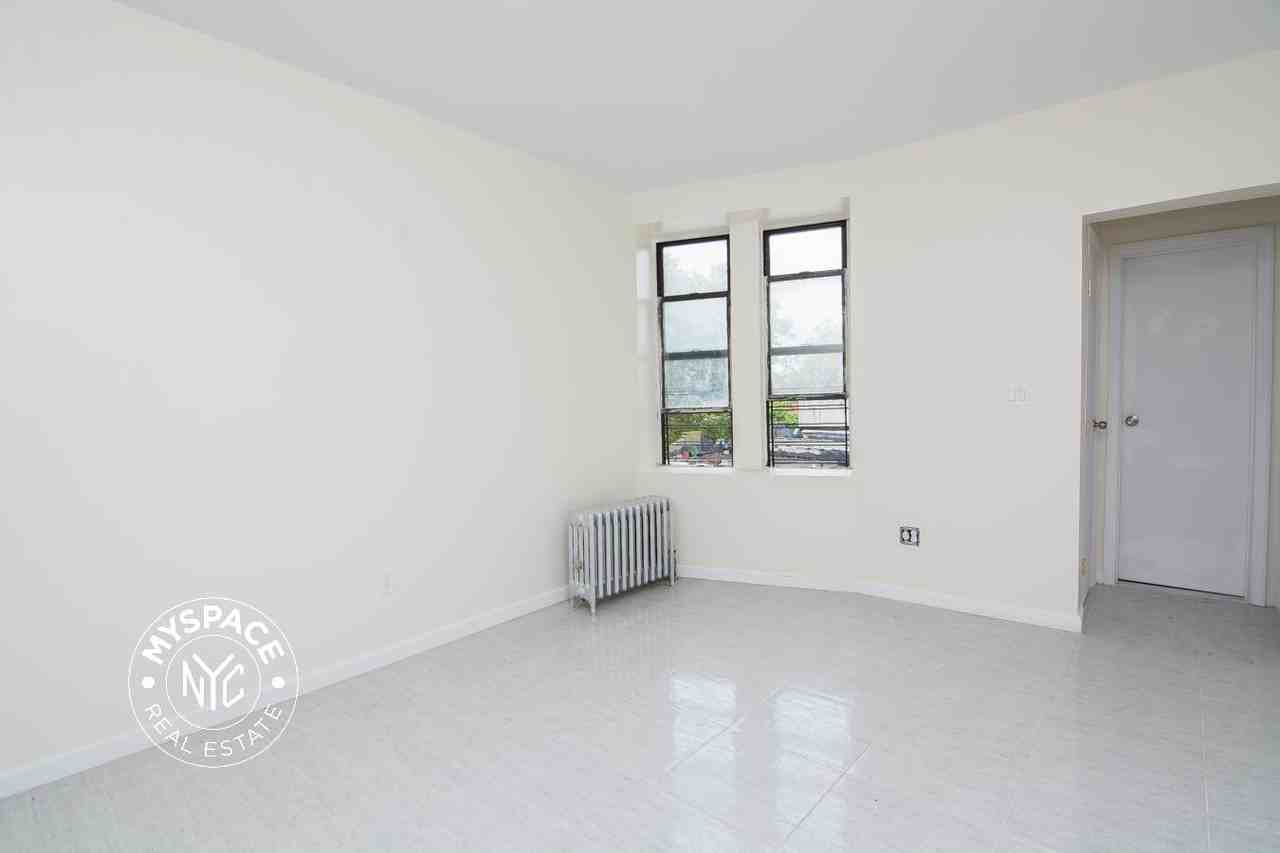 553 Hinsdale St #A3 - Photo 2 of 5