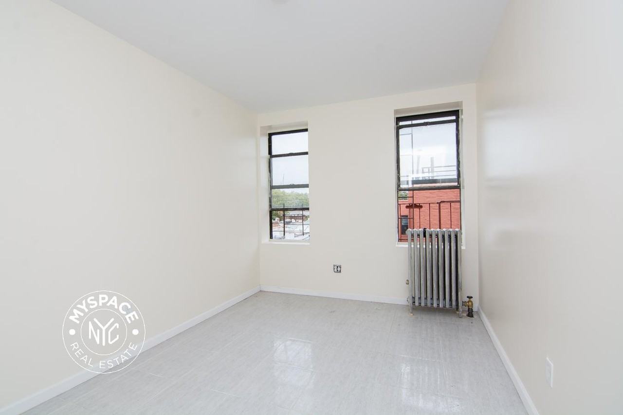 553 Hinsdale St #A3 - Photo 3 of 5
