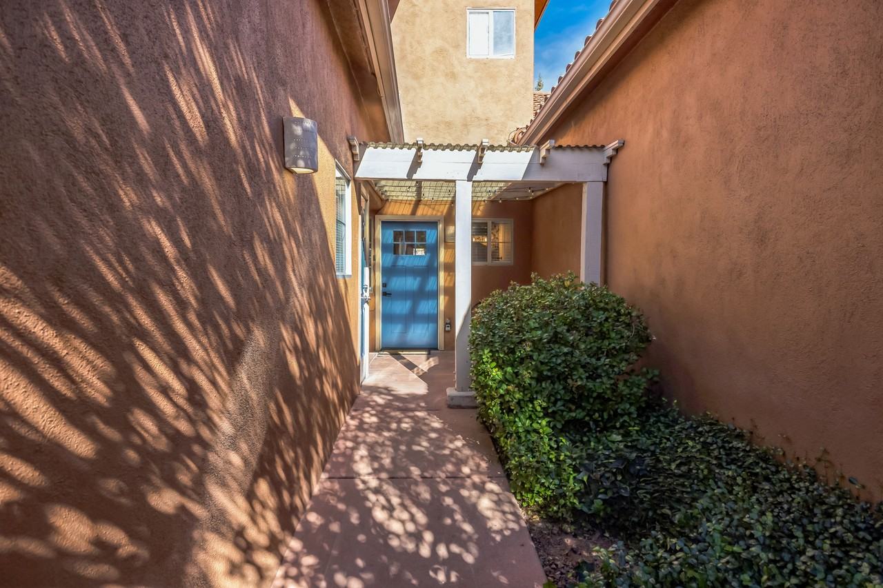 847 Dusty Rose Dr #847 - Photo 2 of 32