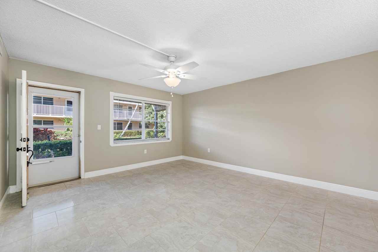 10033 64th Ave N #3 - Photo 5 of 41