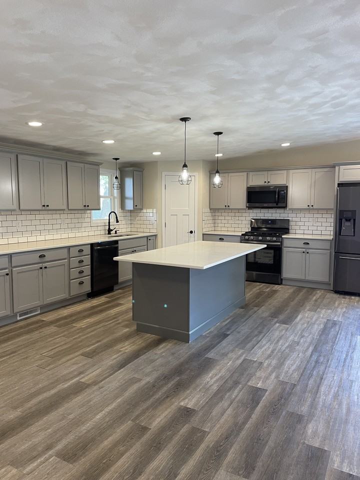 1204 W Lake Shore Dr #NA - Photo 7 of 20