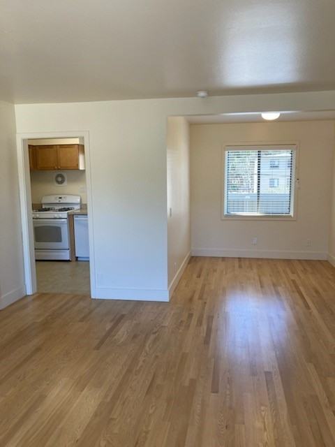 1516 Pershing Drive #J - Photo 3 of 12