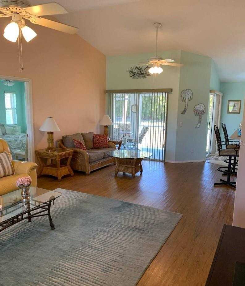 293 Broadmoor Ln - Photo 5 of 15