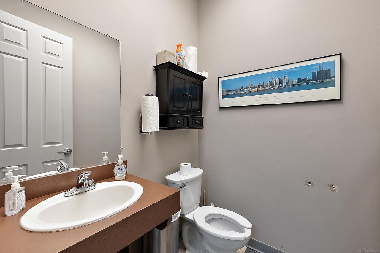 16955 18 Mile Rd - Photo 5 of 10