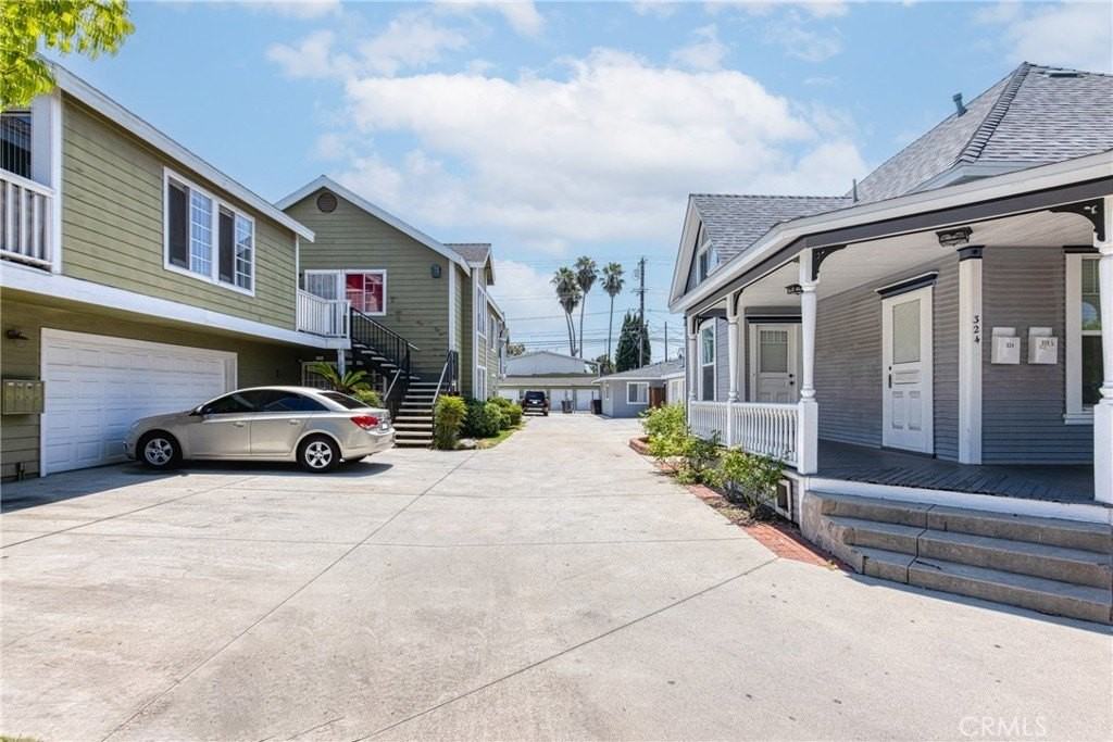 320 W Truslow Ave #D - Photo 2 of 25