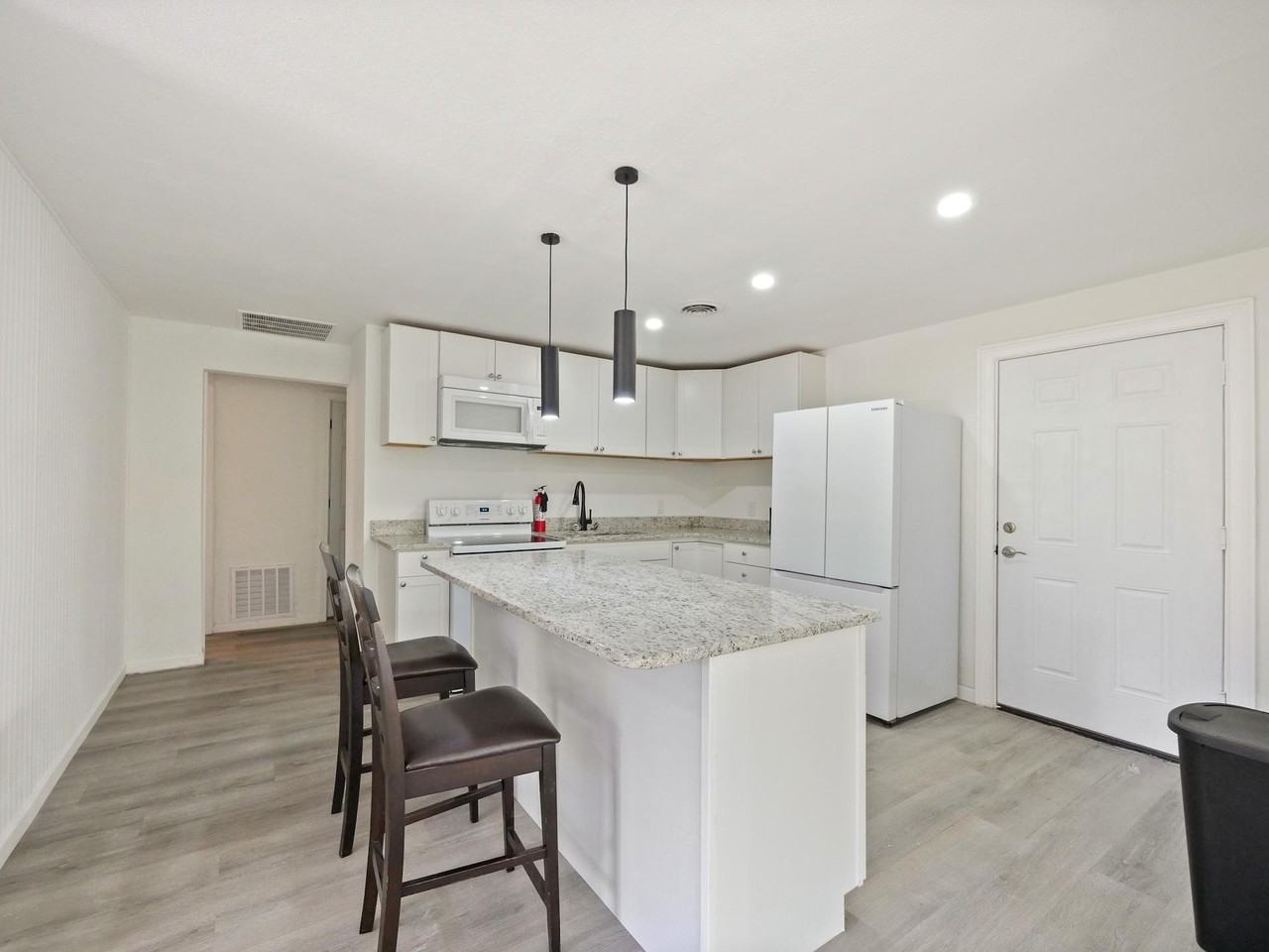 S Myrtle Ave - Photo 5 of 12