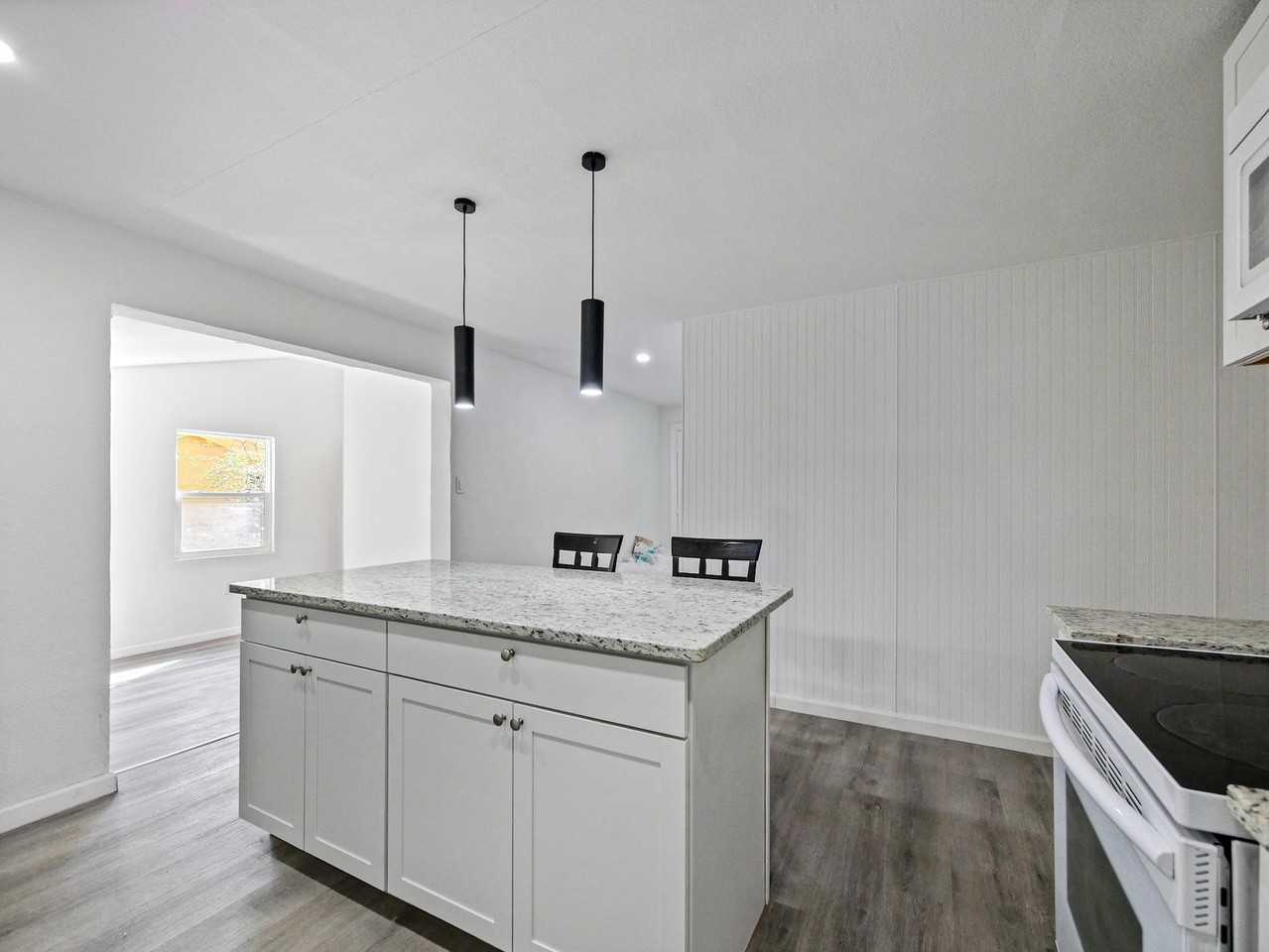 S Myrtle Ave - Photo 7 of 12