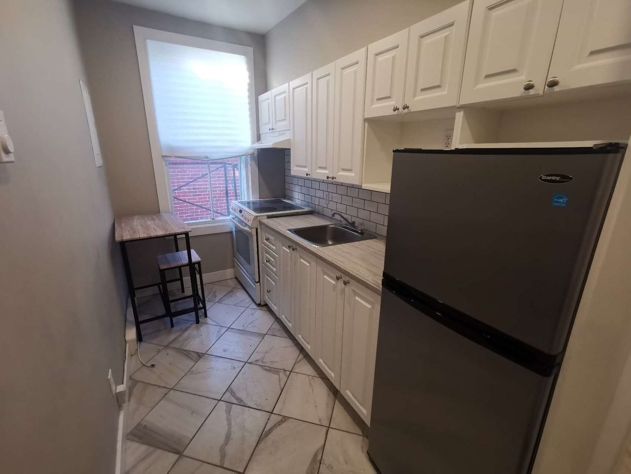 2050 Boulevard Décarie - Photo 4 of 10