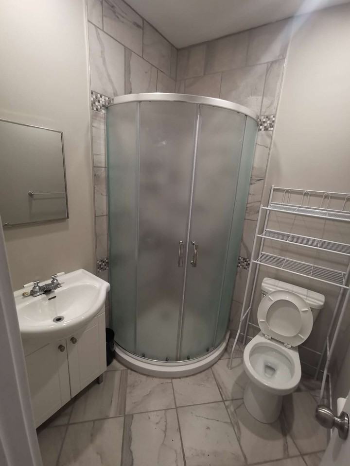 2050 Boulevard Décarie - Photo 5 of 10