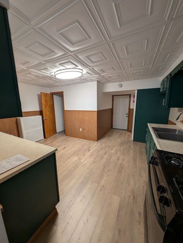 46 N Meade St - Photo 3 of 16