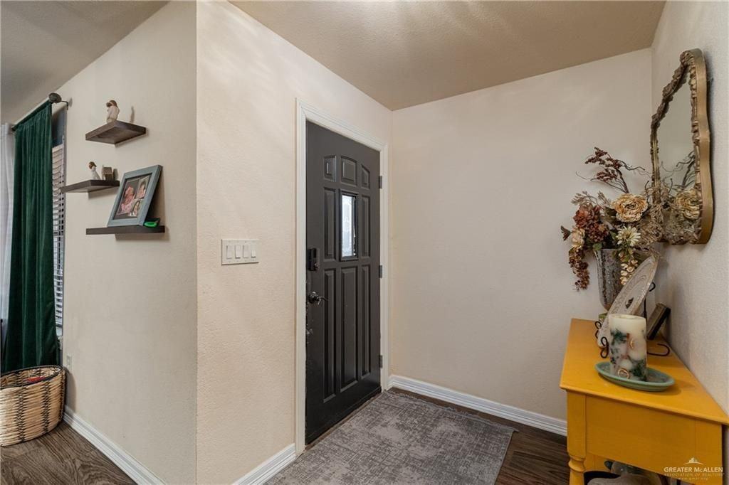 1500 Sapphire St - Photo 3 of 16