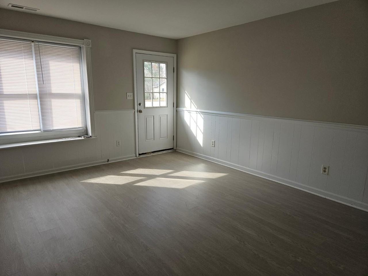 119 E Judd St - Photo 3 of 12