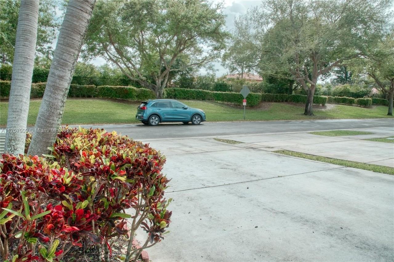 16147 Sierra Palms Dr - Photo 3 of 21