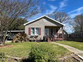 featured image of 611 E Bridge St