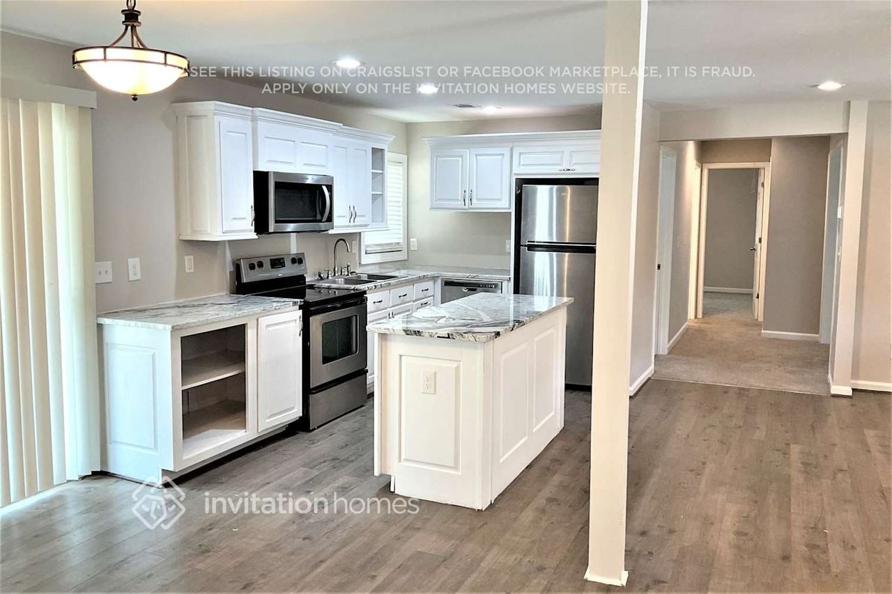 1426 Spring Valley Ln - Photo 7 of 21