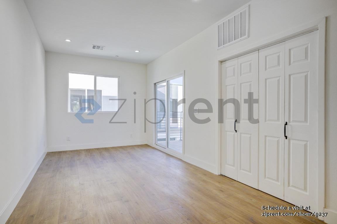 5637 1/2 Riverton Ave #5637-1-2 - Photo 7 of 21