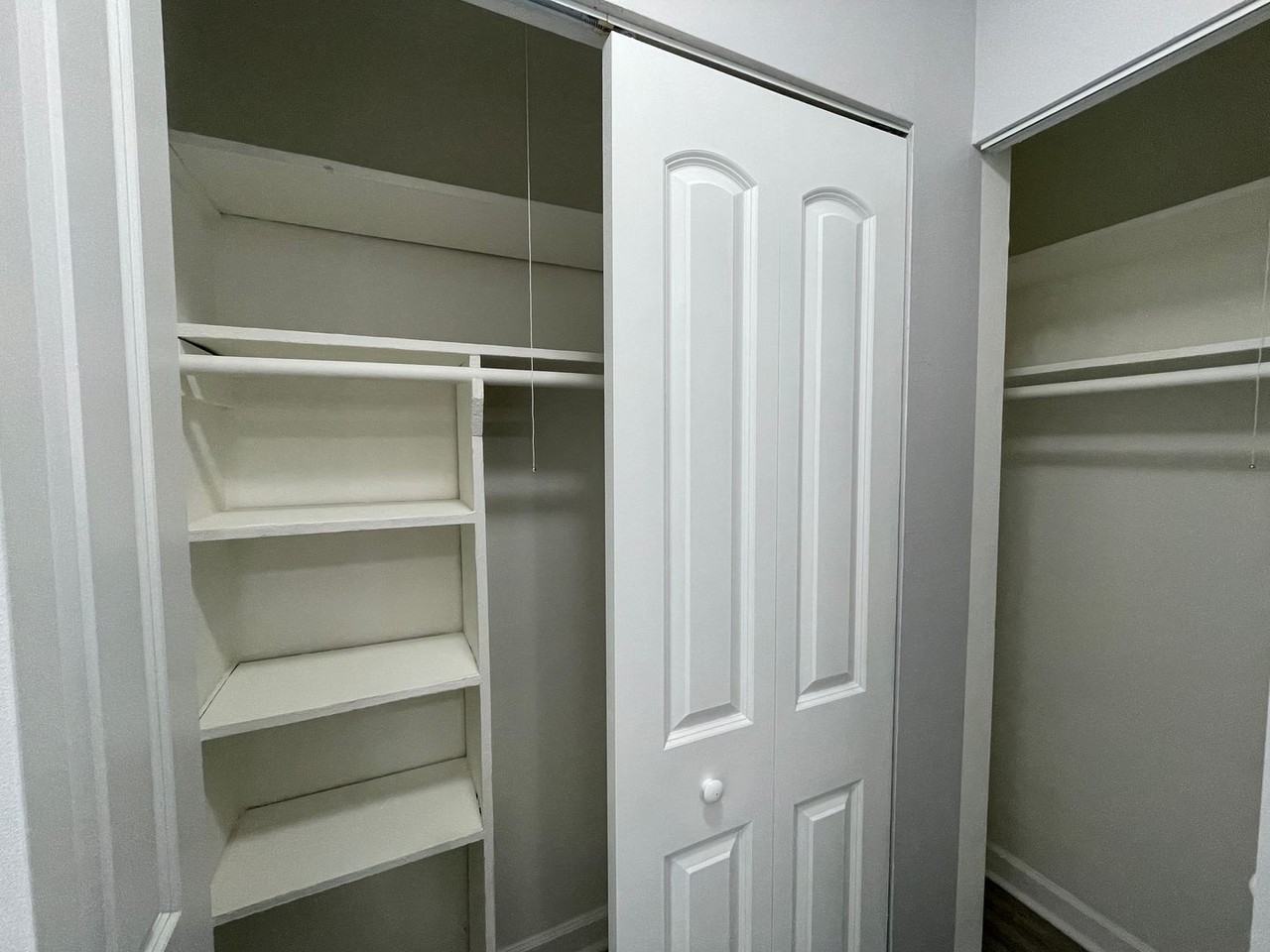 1040 Hollywood - Photo 4 of 50