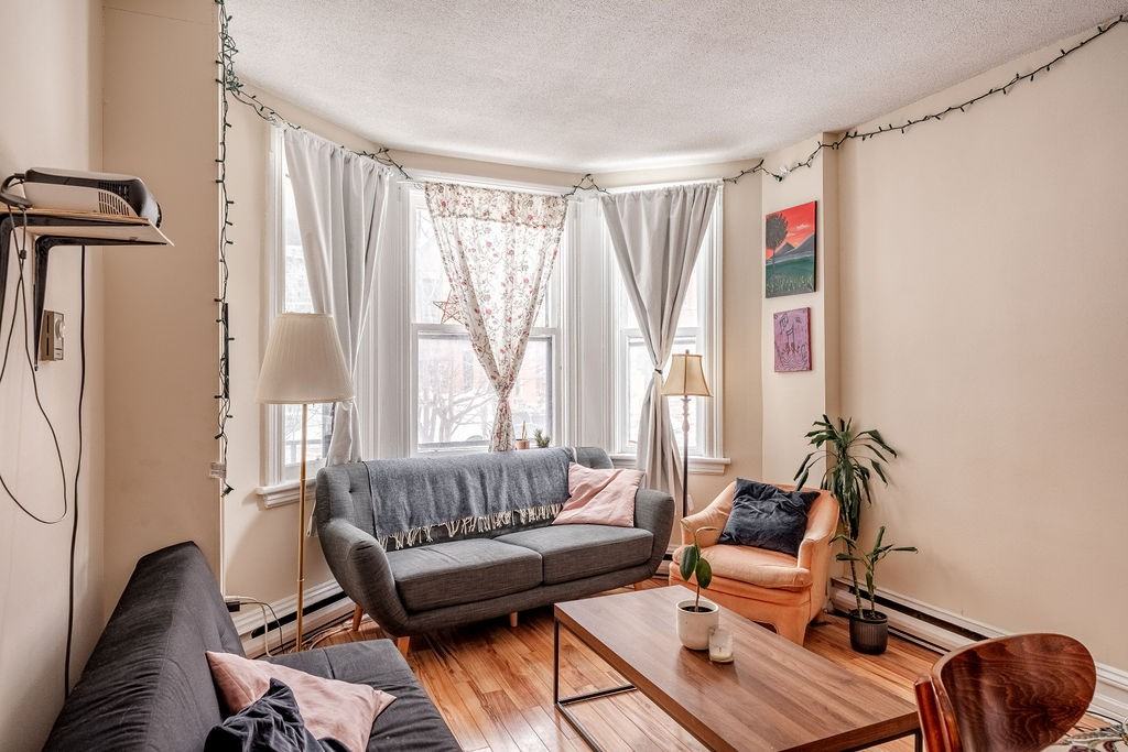 223 Nepean - Photo 3 of 11