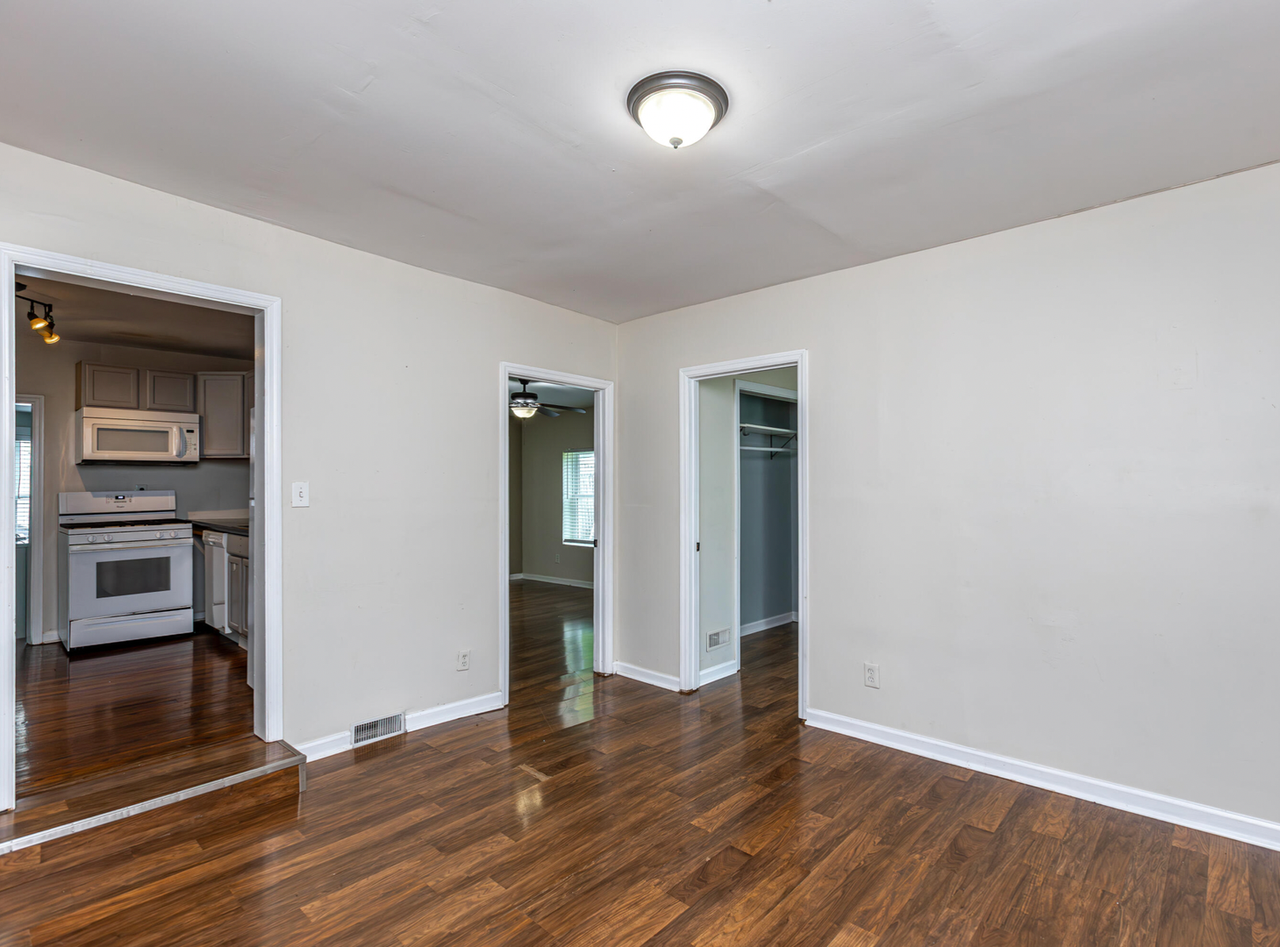 601 Addison Avenue - Photo 3 of 8