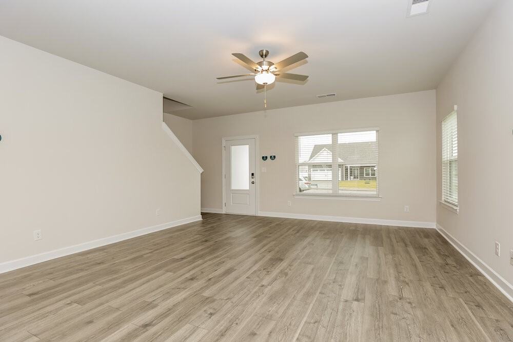 2401 Valverde Way - Photo 4 of 17