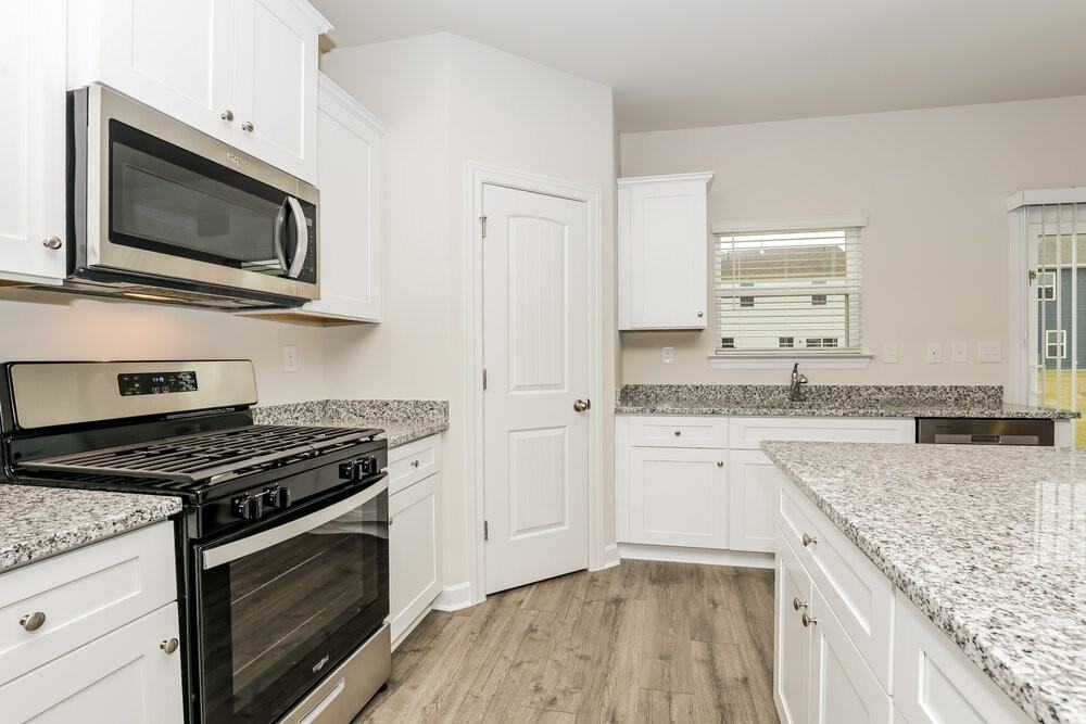 2401 Valverde Way - Photo 7 of 17