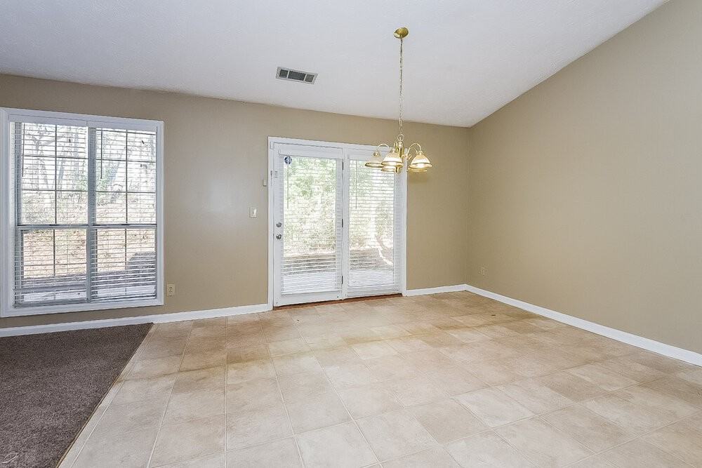 242 Clarion Rd - Photo 4 of 15