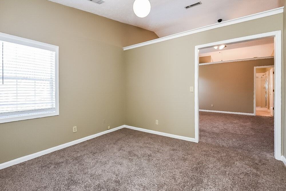 242 Clarion Rd - Photo 7 of 15