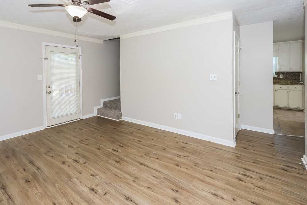843 Shoals Ct - Photo 5 of 17