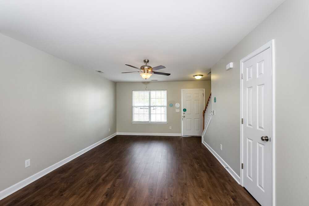995 Ramsgate Dr Sw - Photo 5 of 17