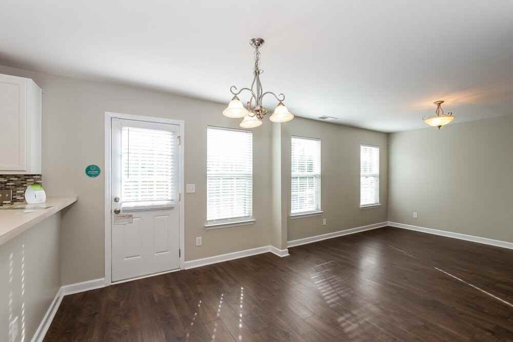 995 Ramsgate Dr Sw - Photo 7 of 17