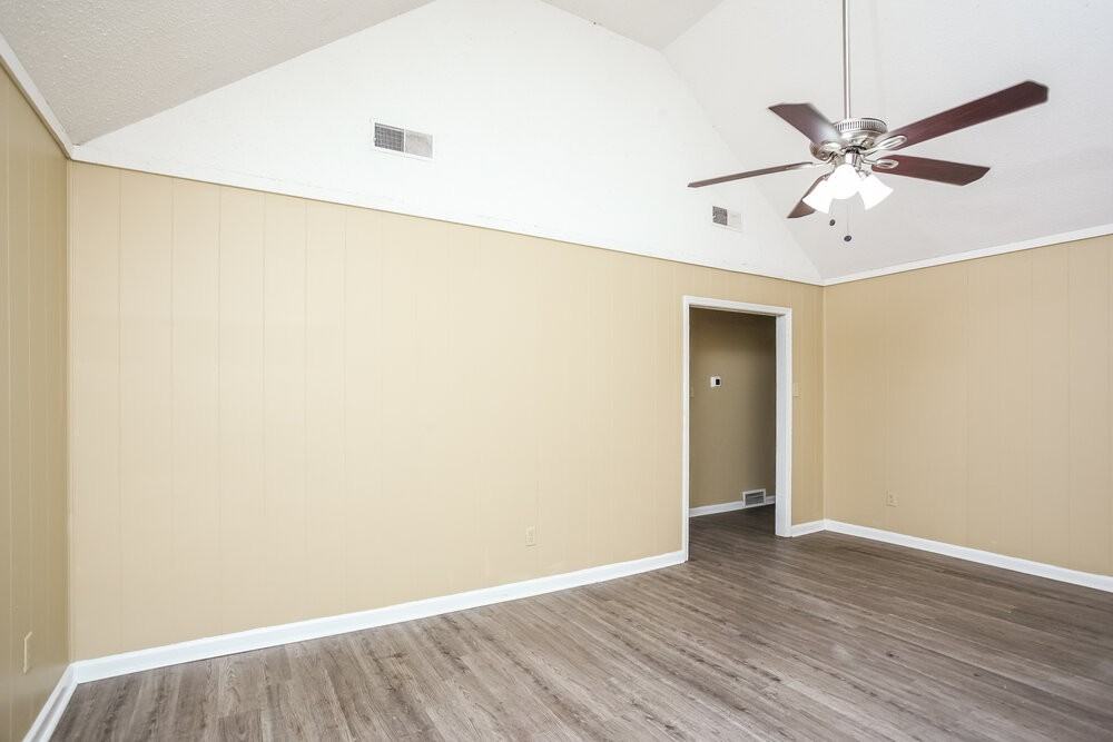 4388 Hunt Cliff Trce - Photo 4 of 16