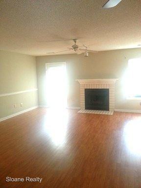 2929 Oxford Pl - Photo 3 of 6