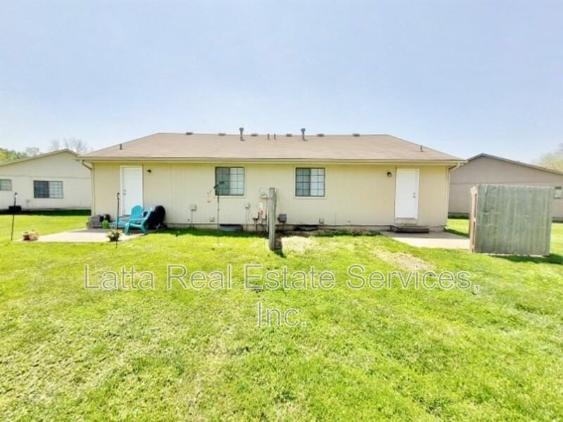 308 Nw Gibson Rd - Photo 2 of 12