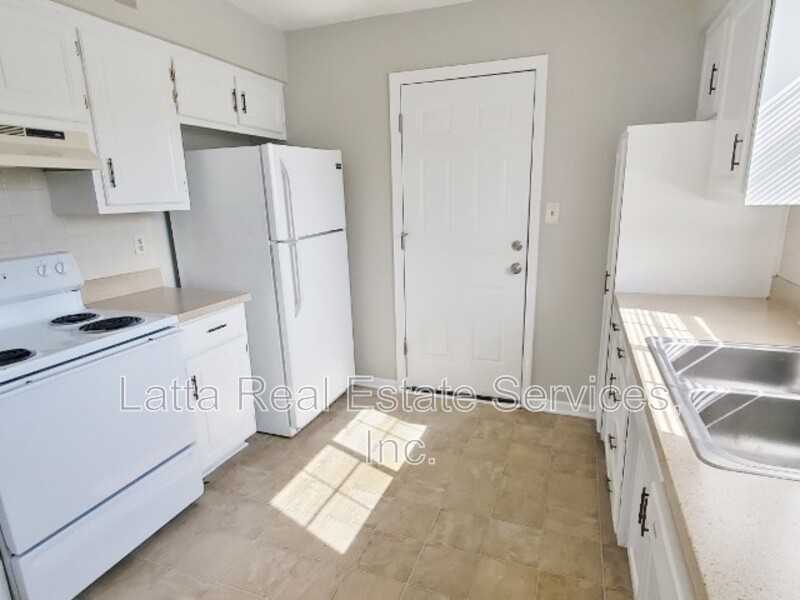 308 Nw Gibson Rd - Photo 5 of 12