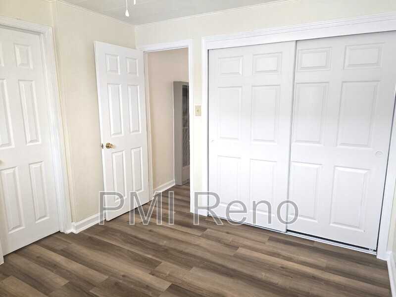 445 Roberts St #B - Photo 7 of 8