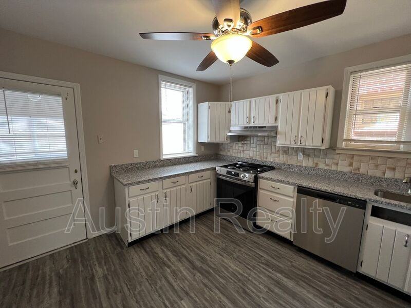 3944 Wilmington Ave #1F - Photo 2 of 14