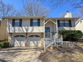 604 Ne Mimosa Dr - Photo 1 of 1