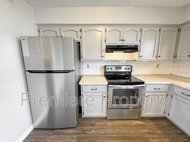 604 Ne Mimosa Dr - Photo 5 of 14