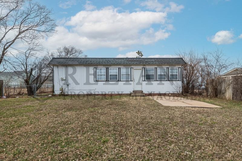 2722 N Holyoke St - Photo 5 of 24