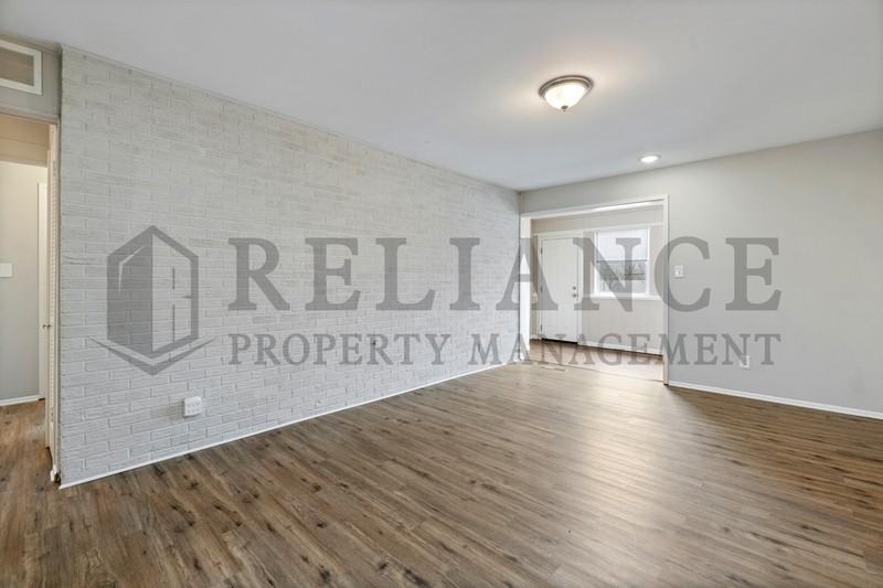 2722 N Holyoke St - Photo 7 of 24
