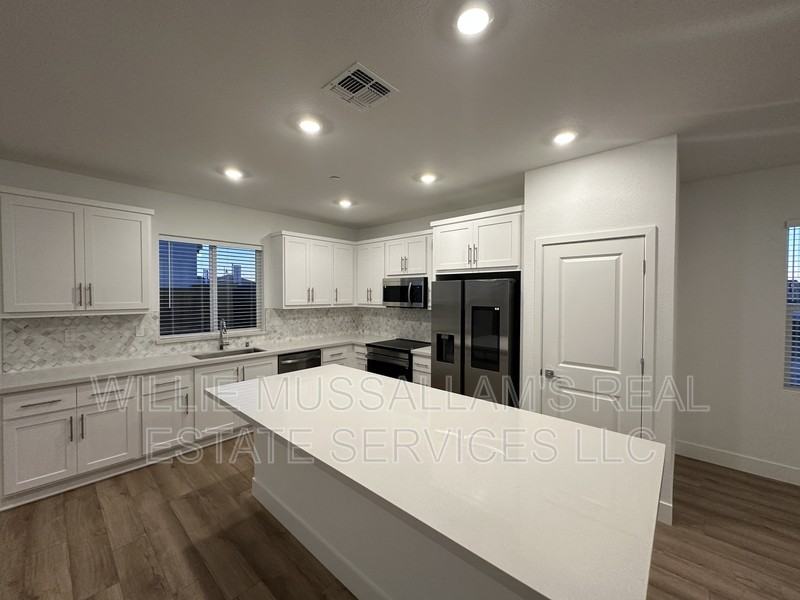 16176 Adler Ave - Photo 2 of 27