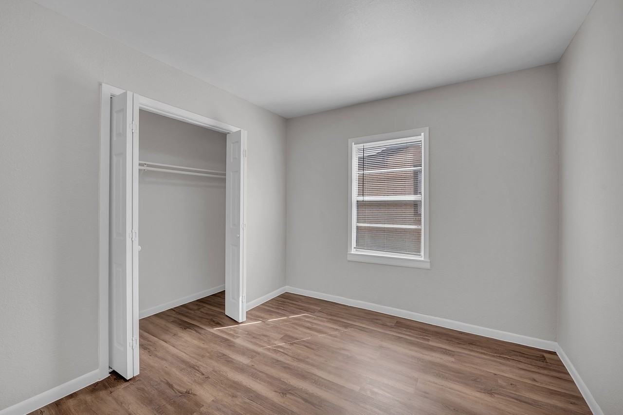 Ave G Duplexes - Photo 5 of 32