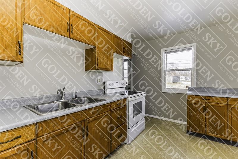 2304 E 19th St - Photo 3 of 8