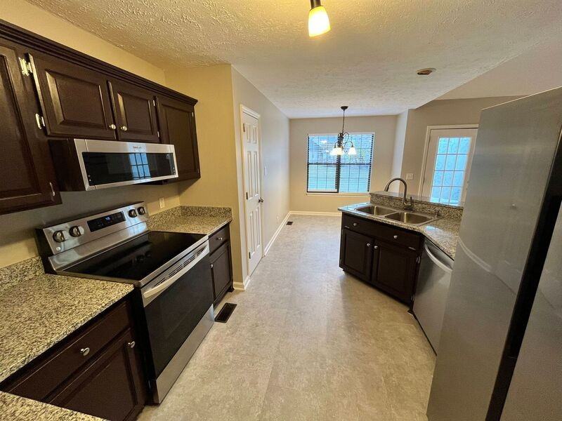 409 Bridgeton Cove Ct - Photo 2 of 32