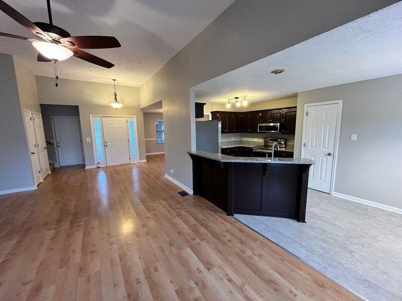 409 Bridgeton Cove Ct - Photo 3 of 32