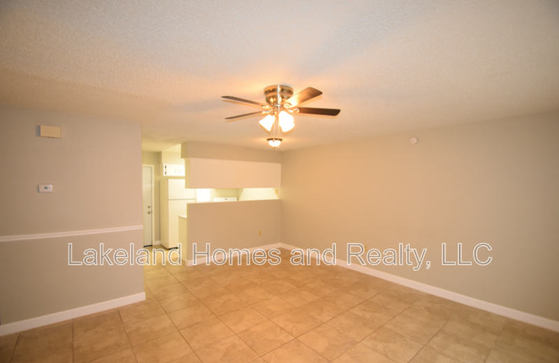 885 Schoolhouse Rd - Photo 2 of 17