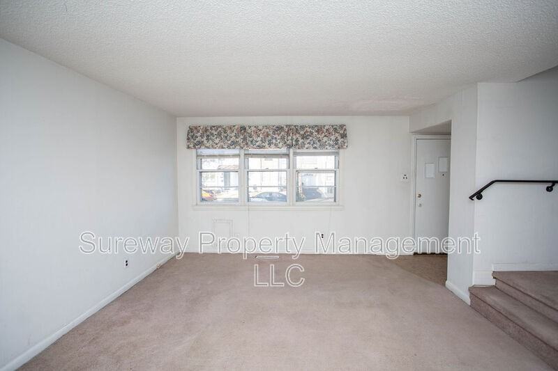 922 Alcyon Dr - Photo 3 of 45