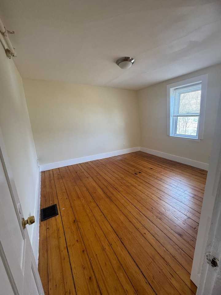 10-28 CENTENNIAL PLACE LLC - Photo 5 of 17
