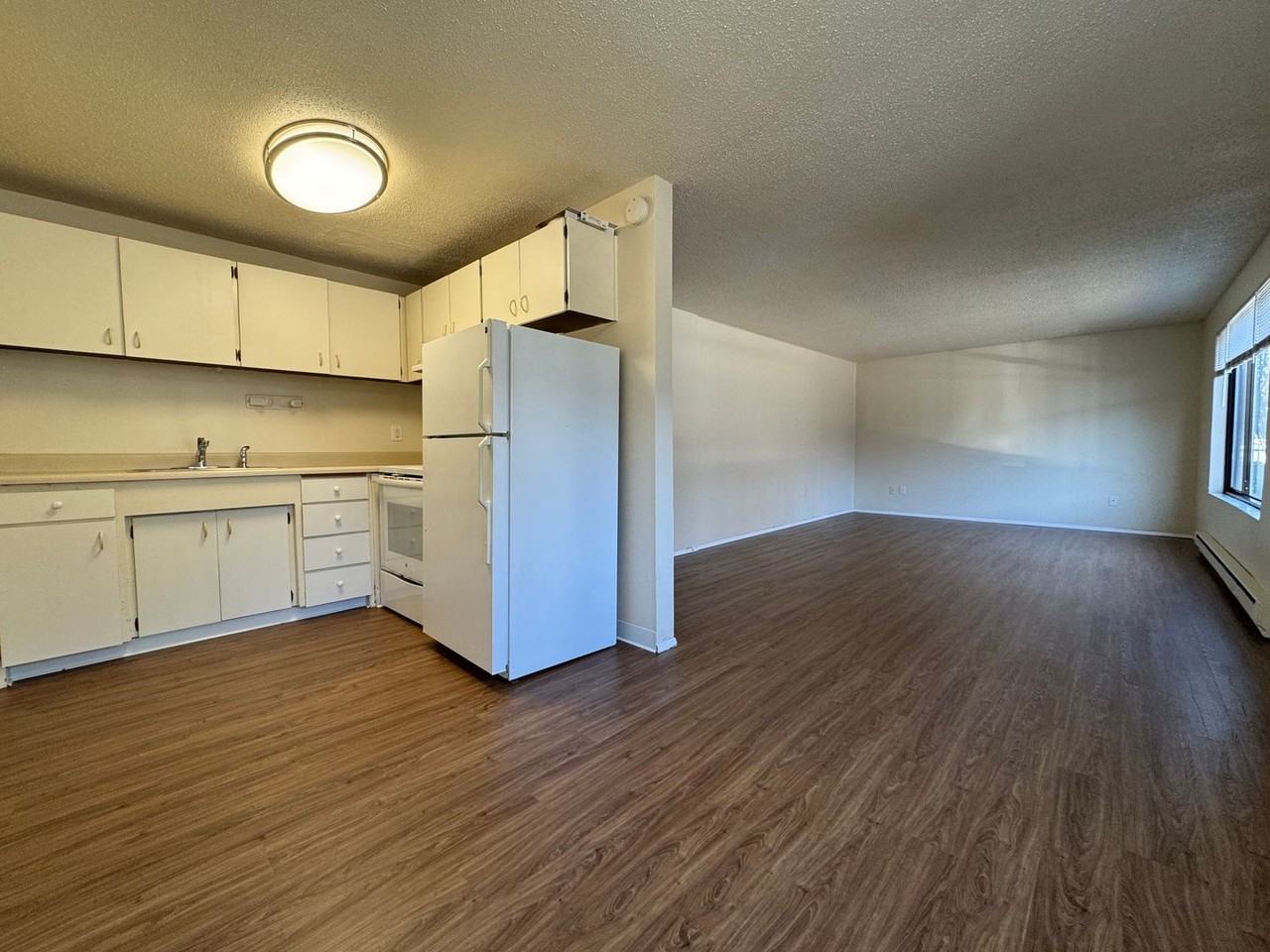 Annaron Apartments - Photo 4 of 19