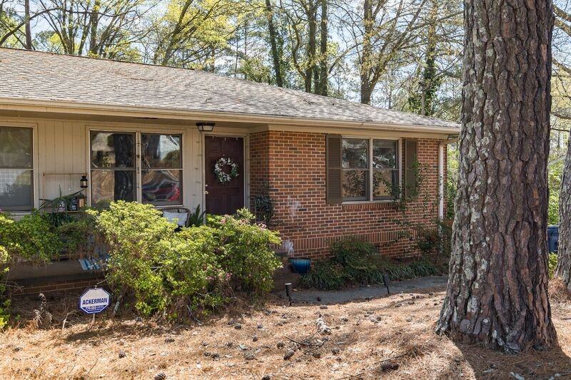 2227 S Milledge Ave - Photo 2 of 18
